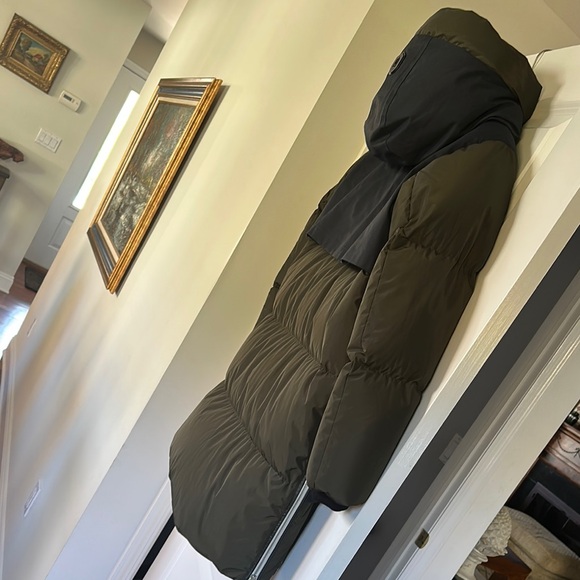 Mackage Inari-o Down Coat Two Tone Puffer Jacket Navy Green Mixed Media Parka - Picture 10 of 17